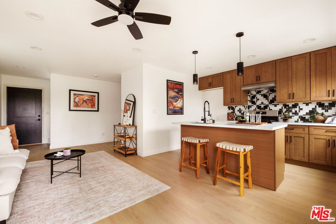 2760 Fyler Pl