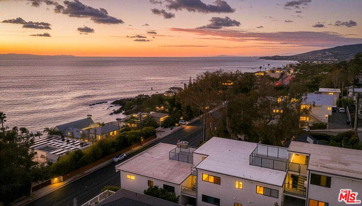 2442 S Coast Highway Unit: 3