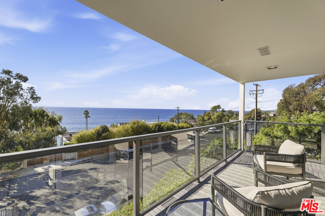 2442 S Coast Highway Unit: 3