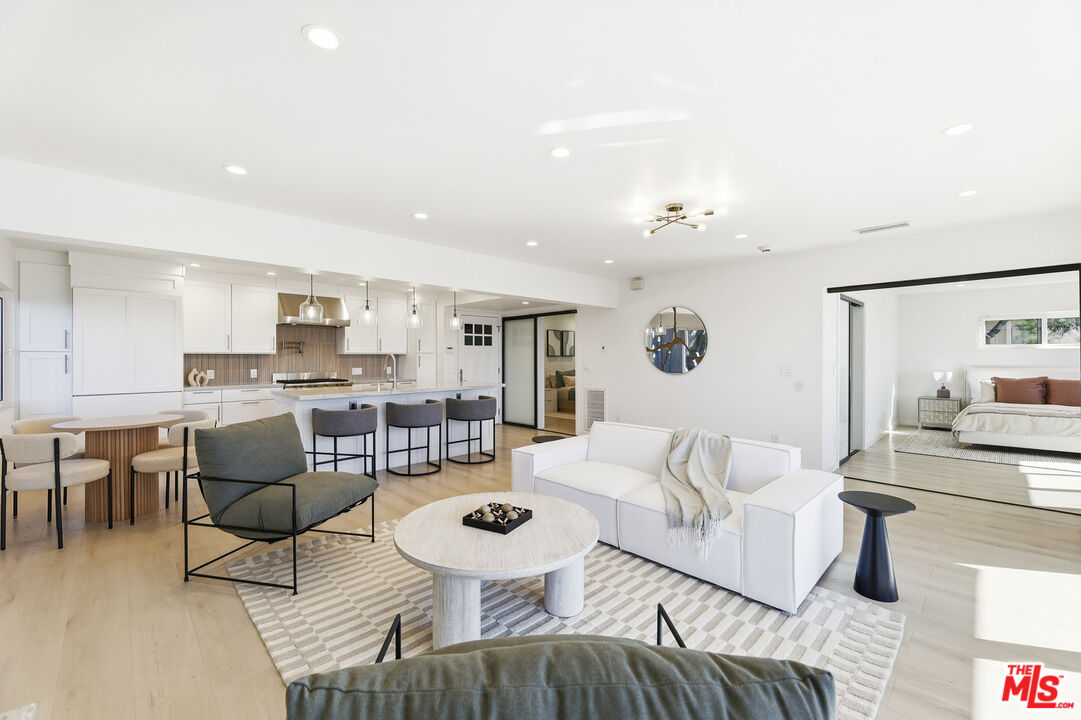 2442 S Coast Highway Unit: 3