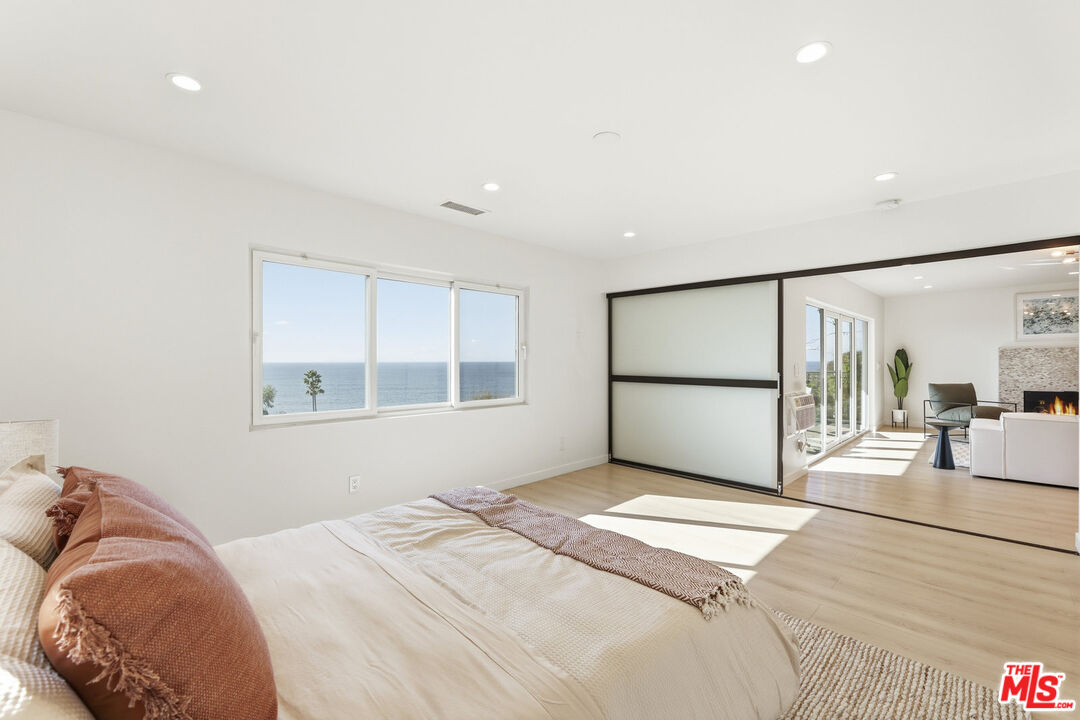 2442 S Coast Highway Unit: 3