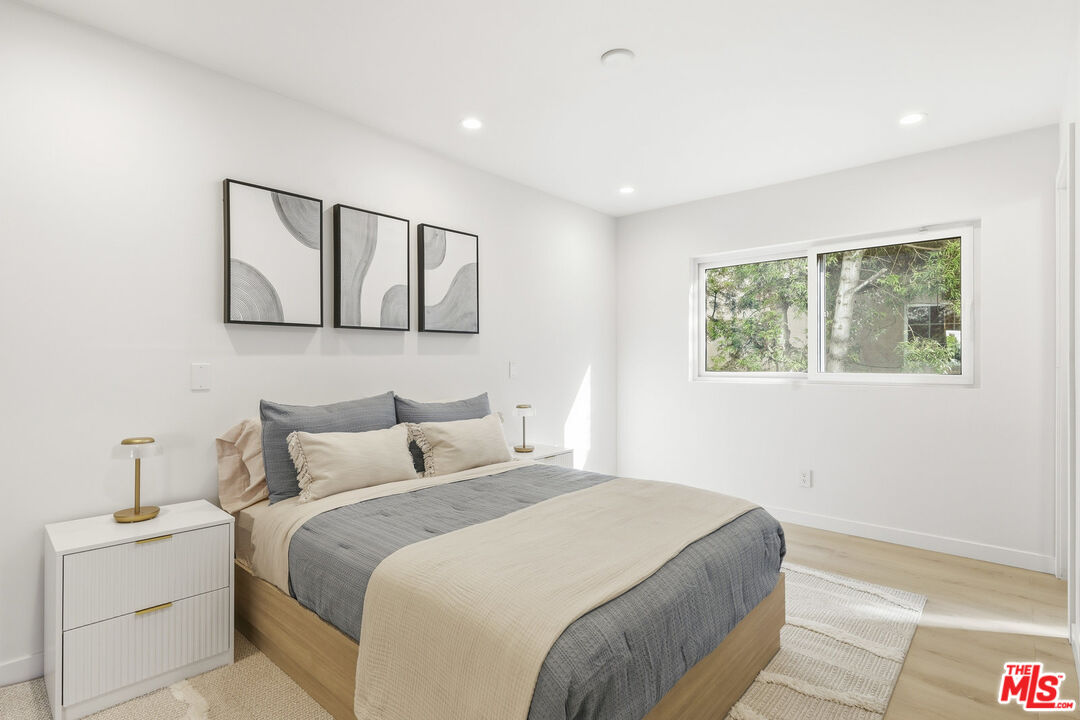 2442 S Coast Highway Unit: 3