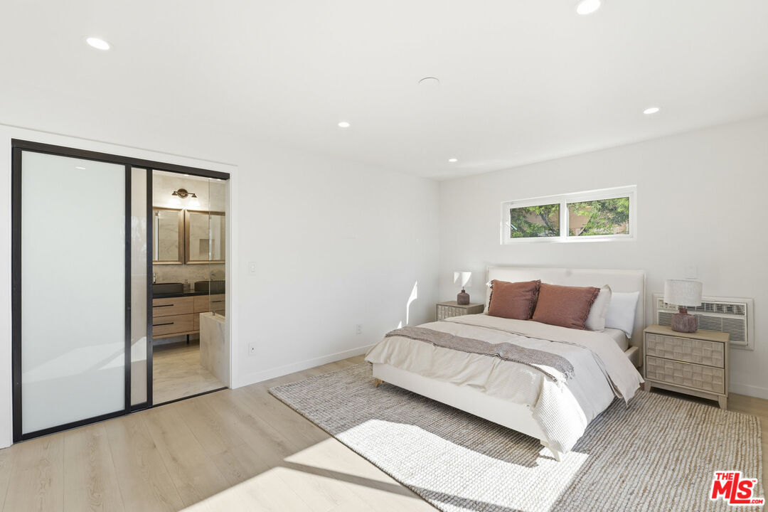 2442 S Coast Highway Unit: 3