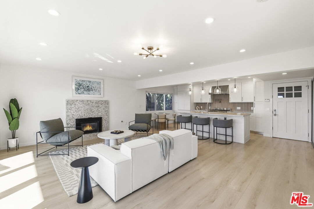 2442 S Coast Highway Unit: 3