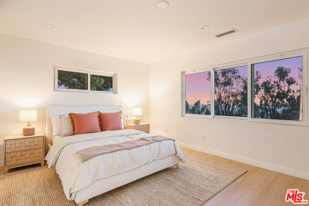 2442 S Coast Highway Unit: 3