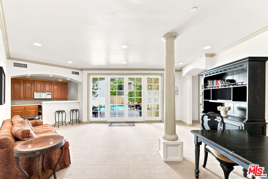 128 N Swall Dr Unit: 304