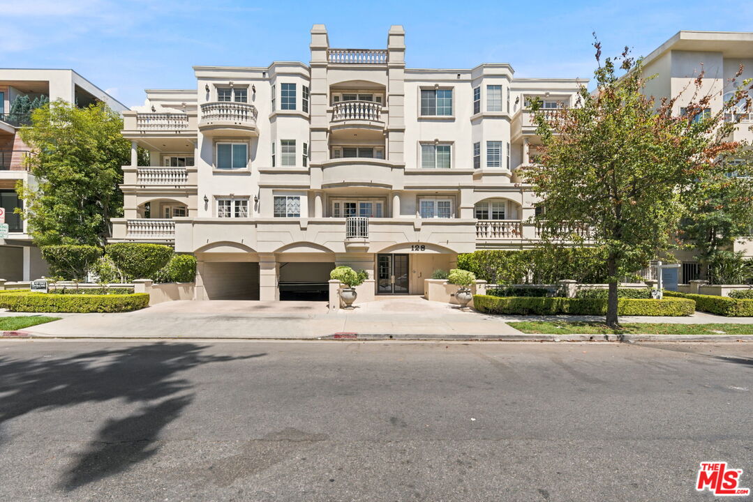 128 N Swall Dr Unit: 304
