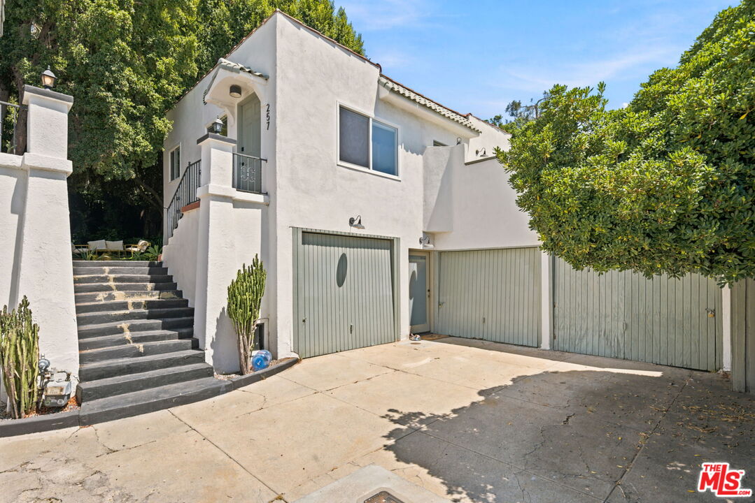 257 Isabel St