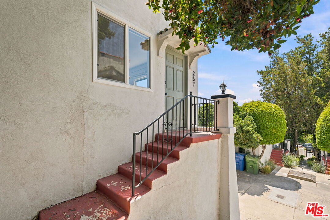 257 Isabel St