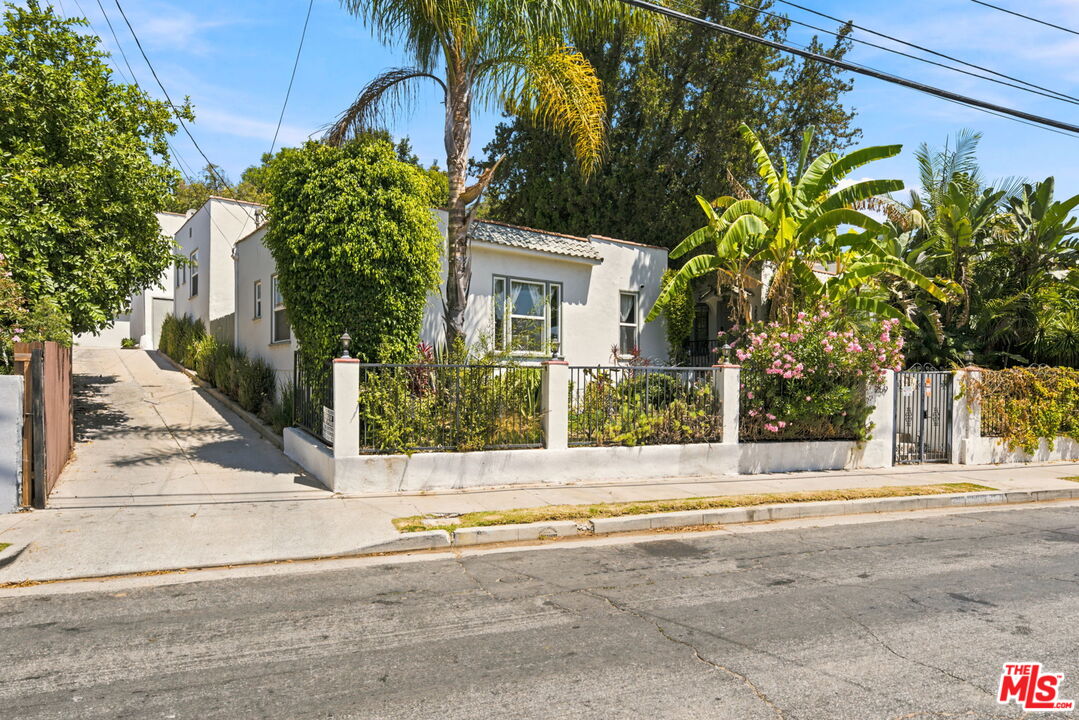 257 Isabel St