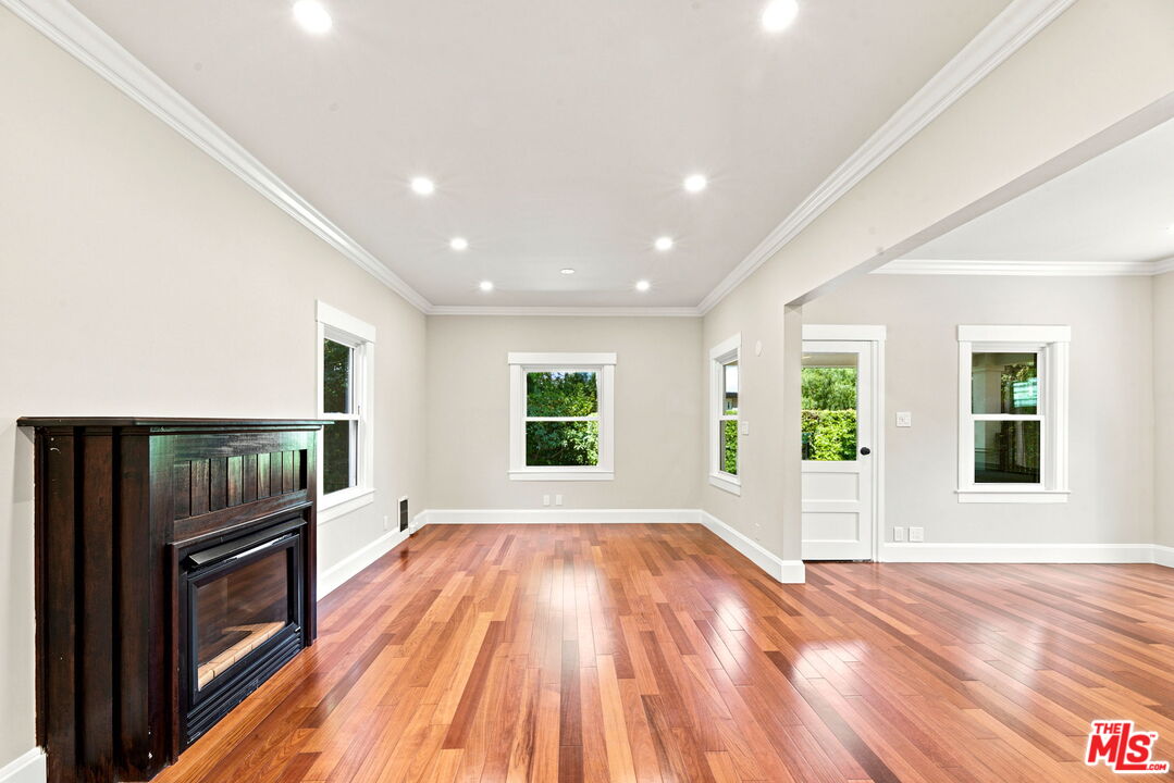 322 Huntley Dr