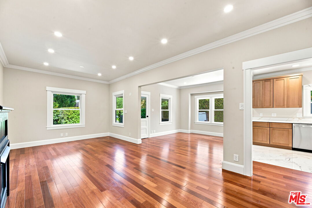 322 Huntley Dr