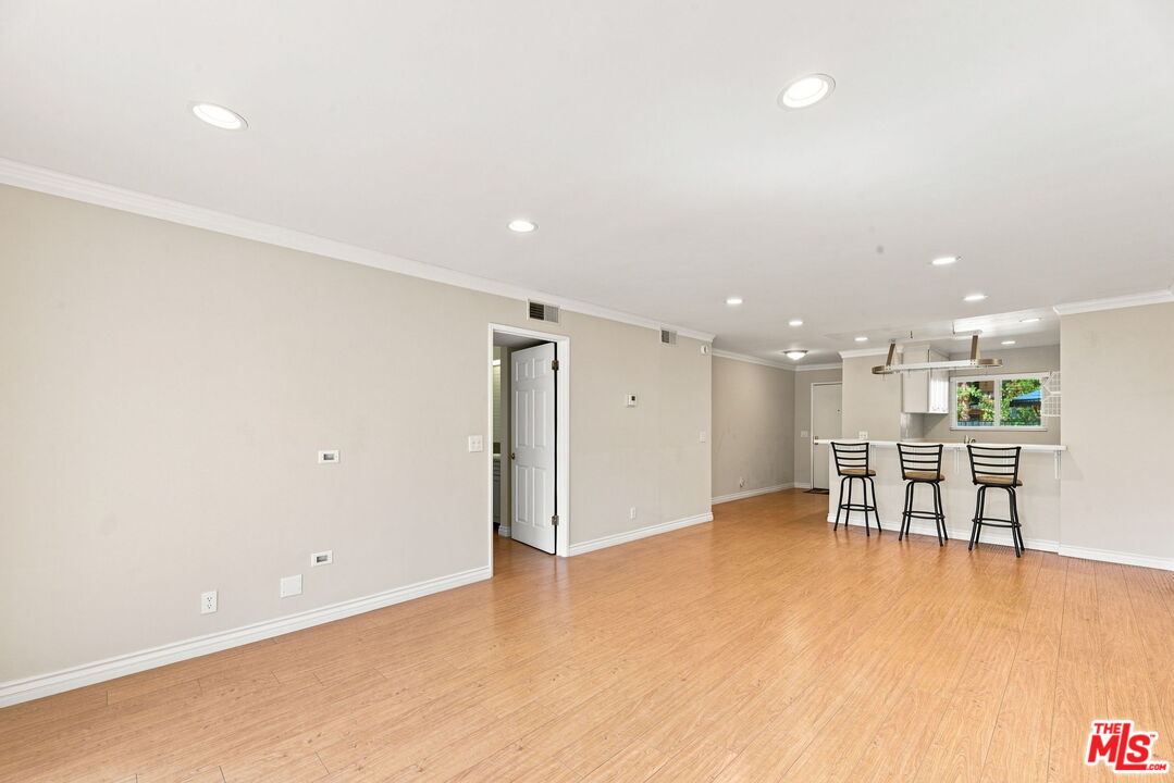2940 N Verdugo Rd Unit: 213