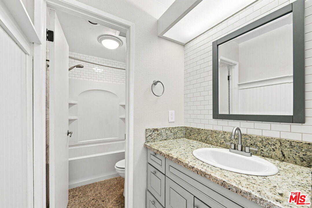 2940 N Verdugo Rd Unit: 213