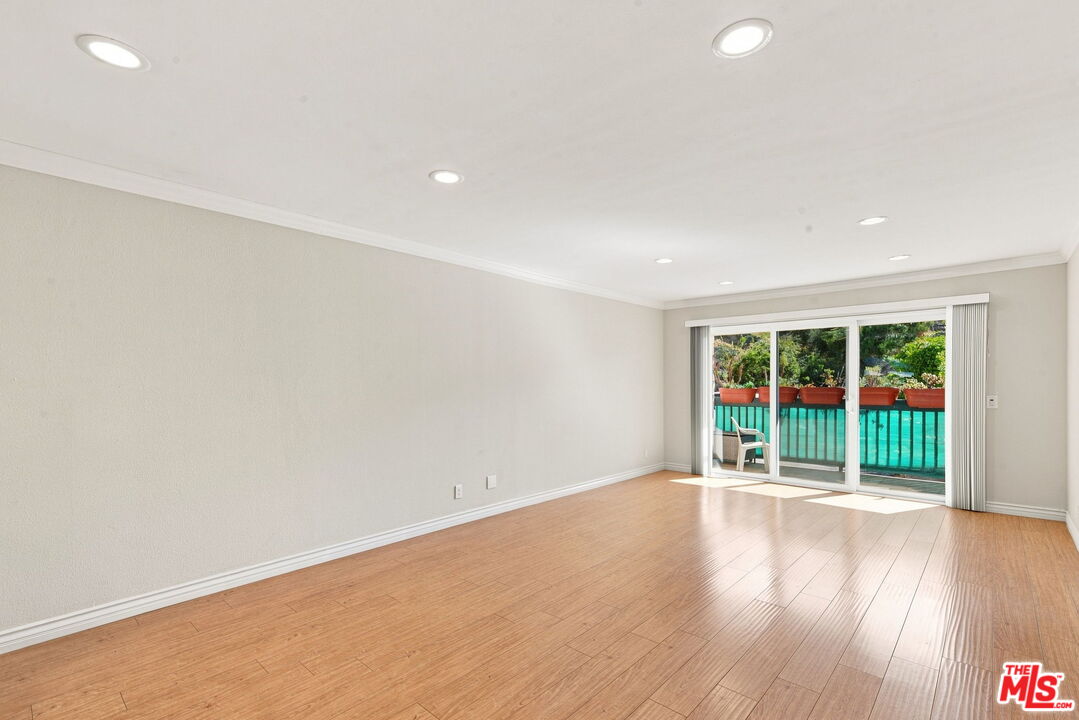 2940 N Verdugo Rd Unit: 213