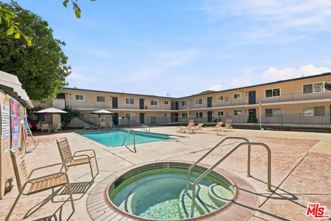 2940 N Verdugo Rd Unit: 213
