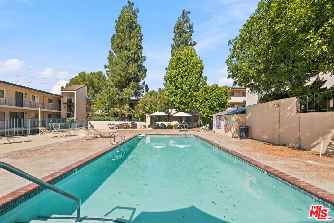 2940 N Verdugo Rd Unit: 213