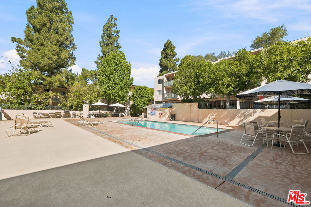 2940 N Verdugo Rd Unit: 213