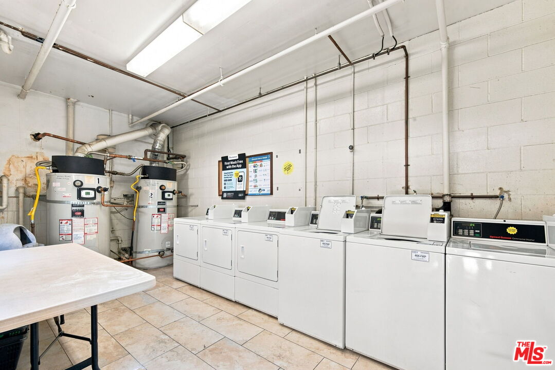 2940 N Verdugo Rd Unit: 213