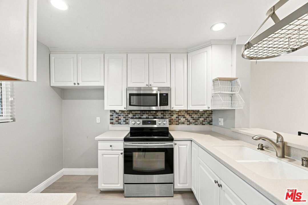2940 N Verdugo Rd Unit: 213