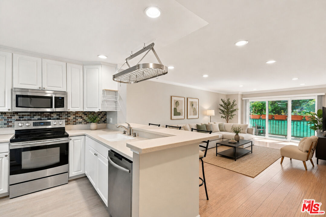 2940 N Verdugo Rd Unit: 213