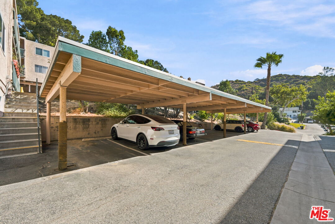 2940 N Verdugo Rd Unit: 213