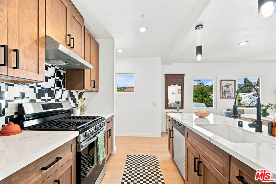 575 W Ave 28
