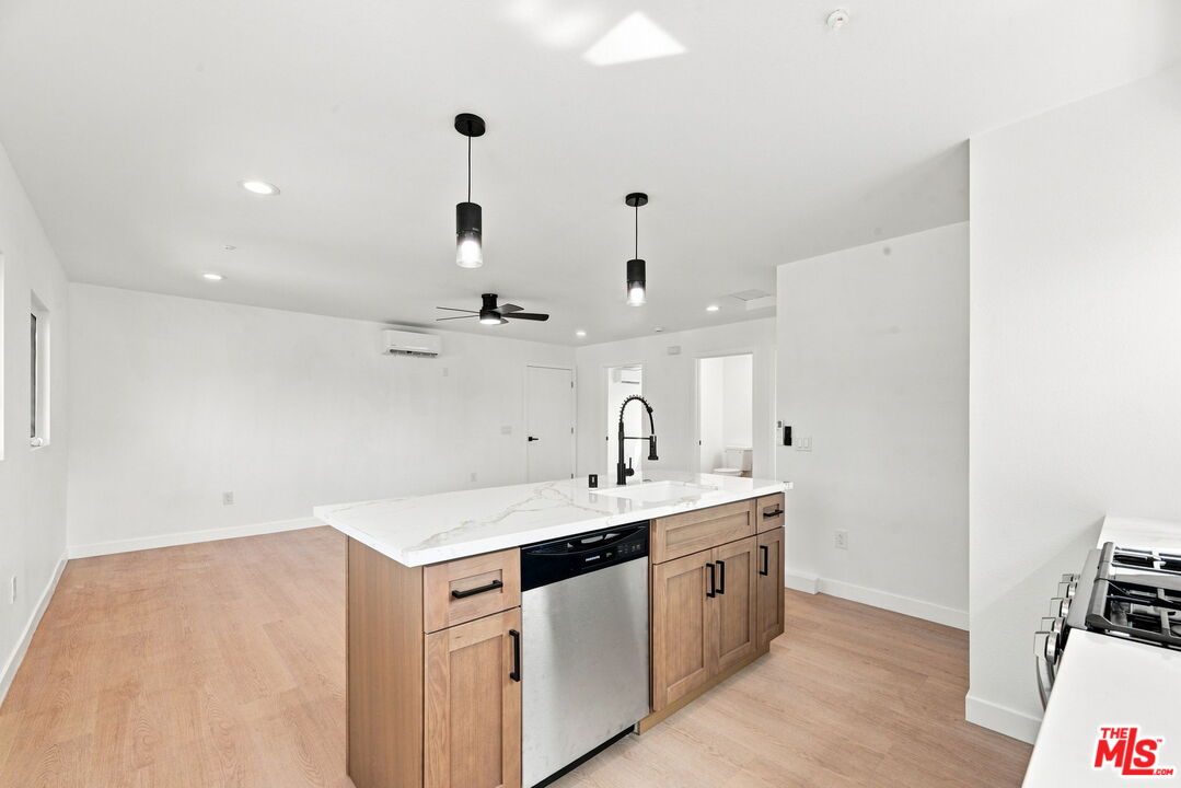 577 W Ave 28
