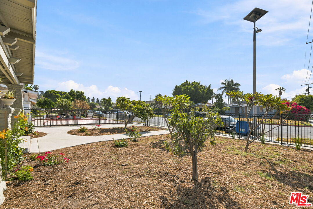581 W Ave 28