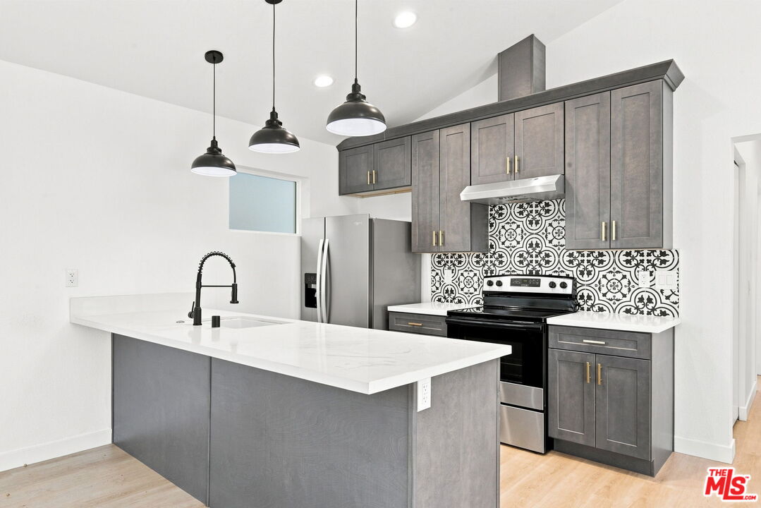 581 W Ave 28
