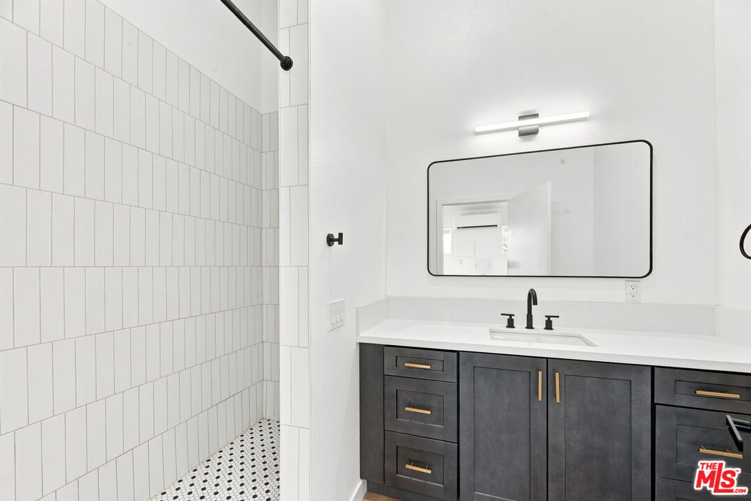 581 W Ave 28