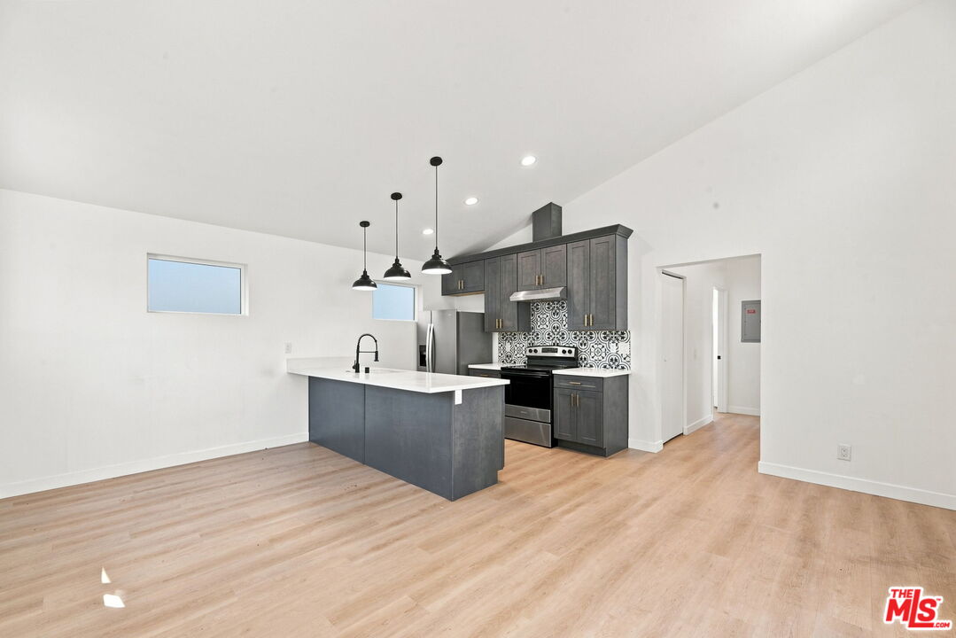 581 W Ave 28