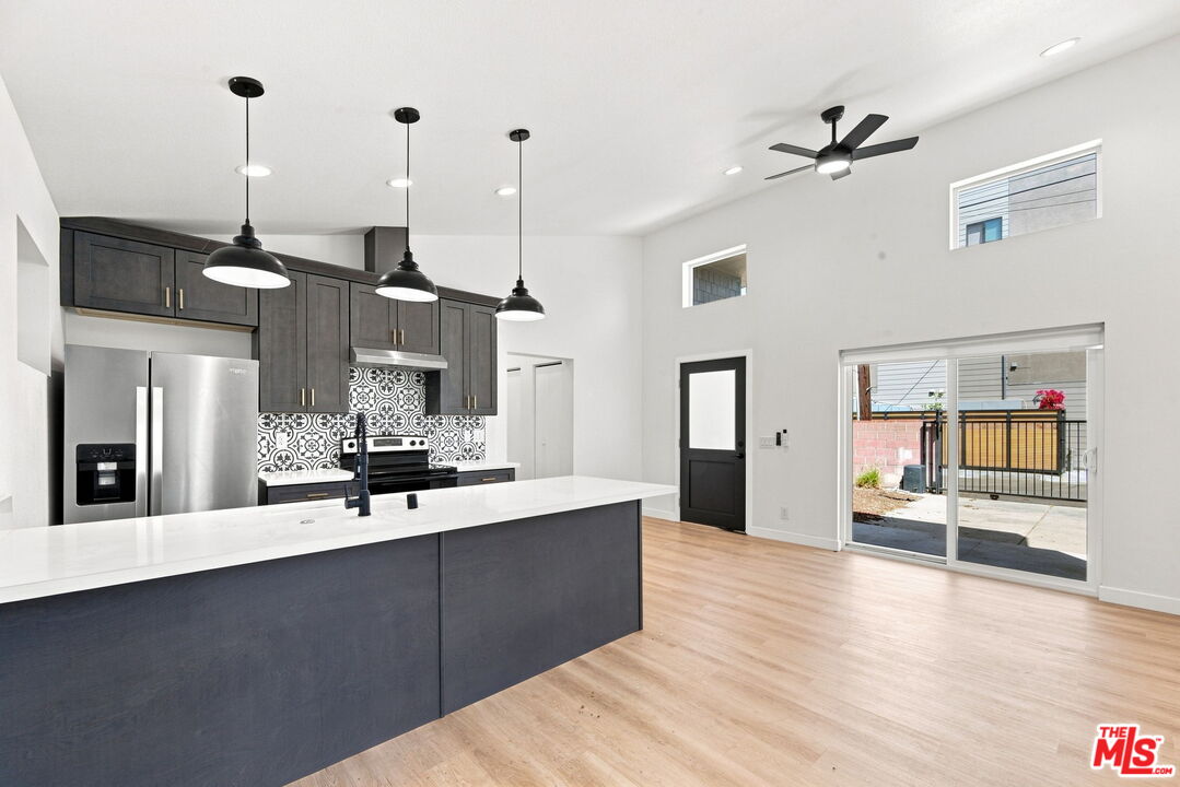 581 W Ave 28