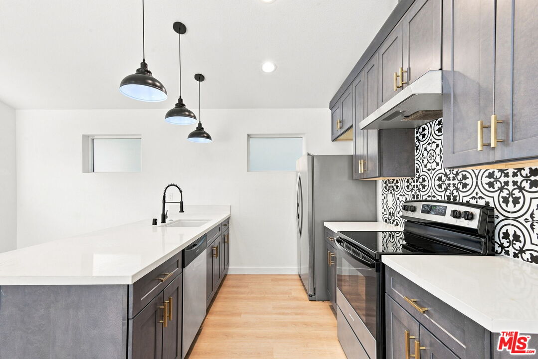 581 W Ave 28