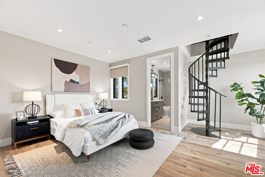 1348 S Burnside Ave
