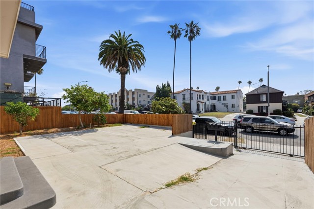 1189 Crenshaw