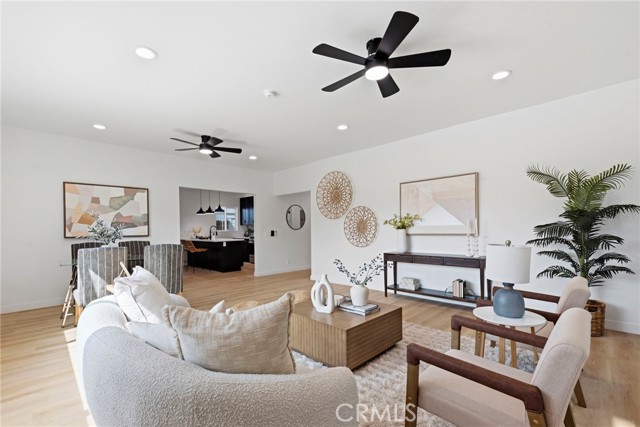1189 Crenshaw