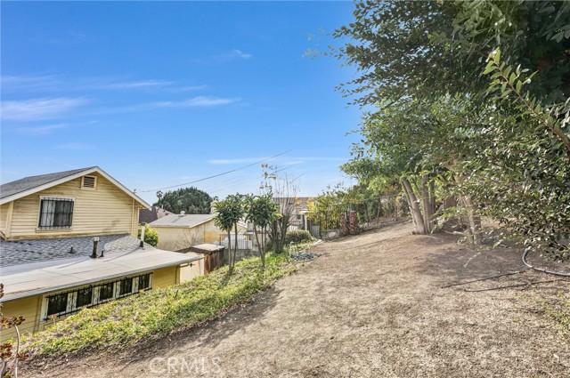5353 N Huntington DR