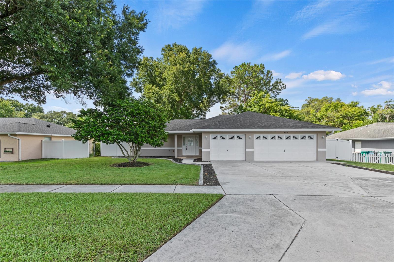 810 RIDGE AVE
