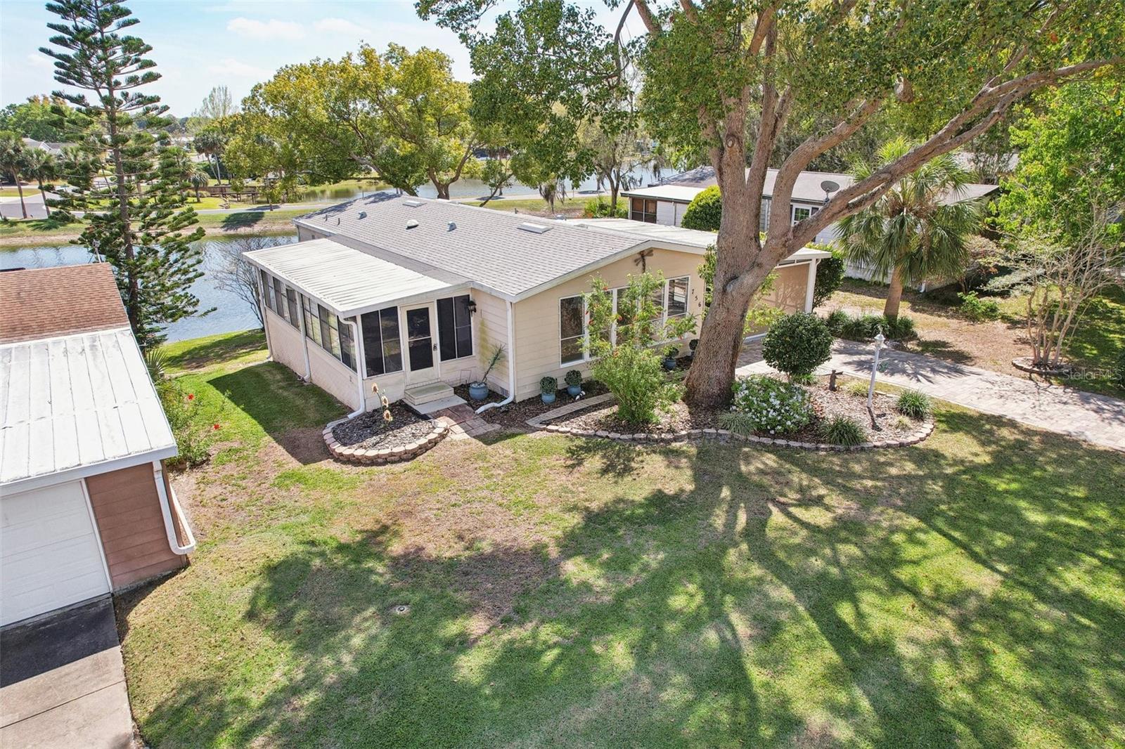 756 HEATHROW AVE