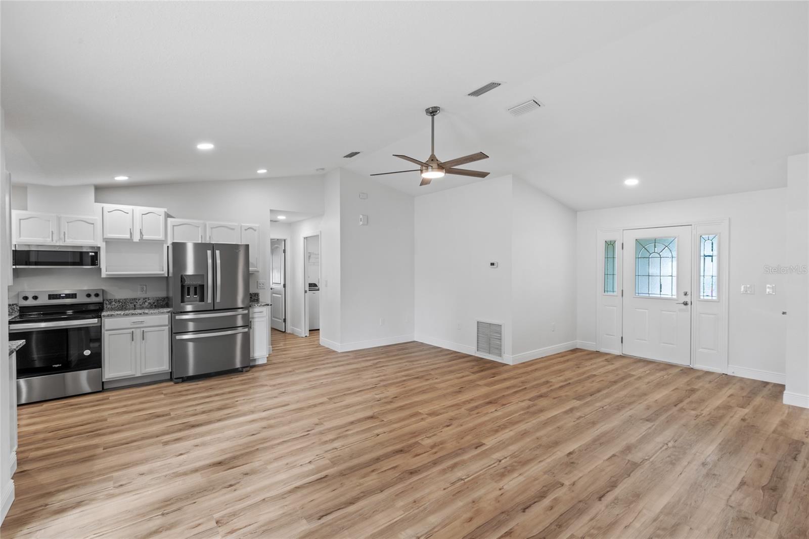 810 RIDGE AVE