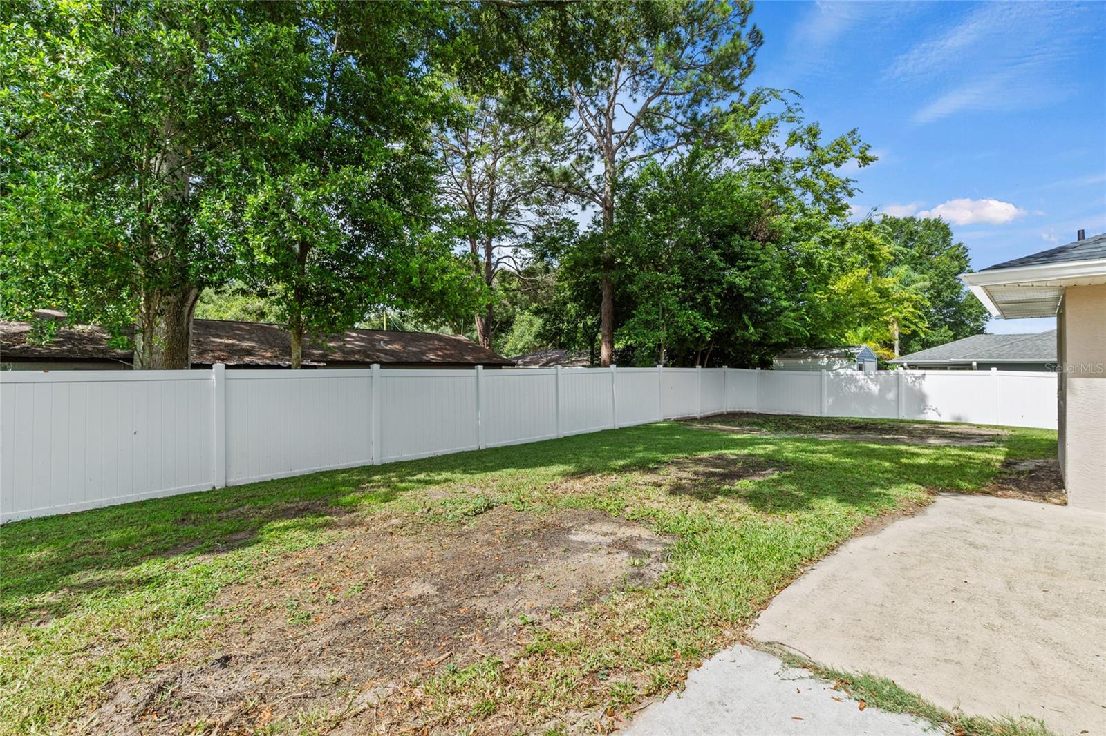 810 RIDGE AVE