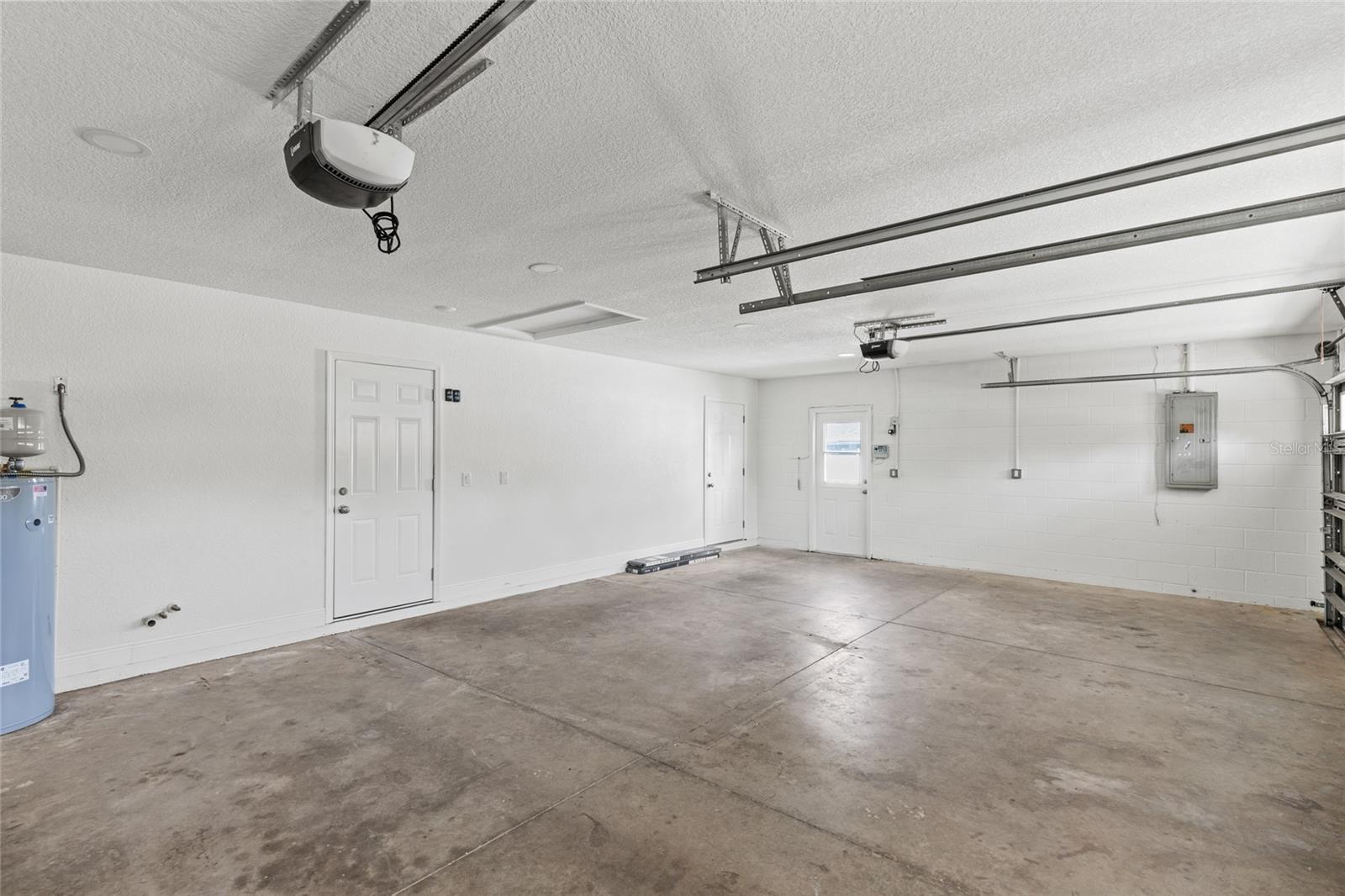 810 RIDGE AVE