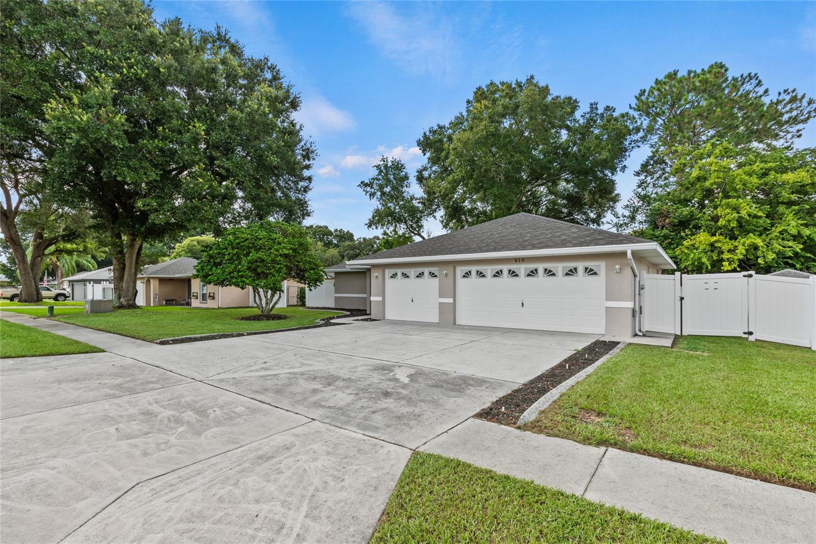 810 RIDGE AVE