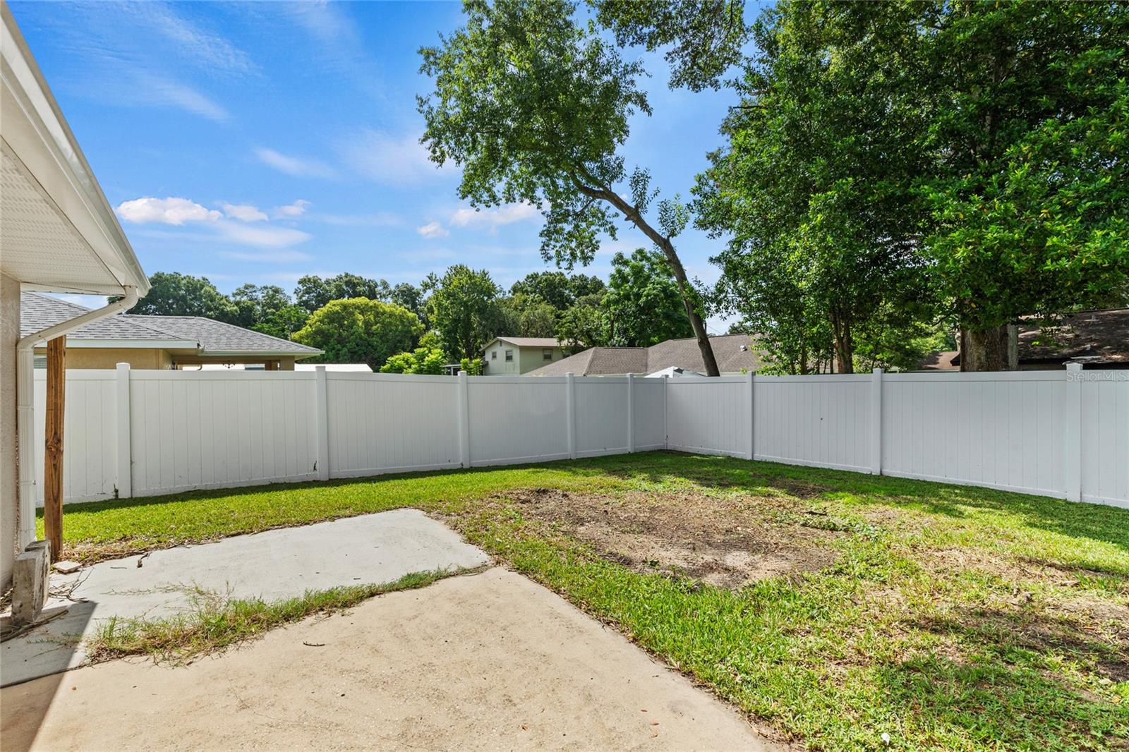 810 RIDGE AVE