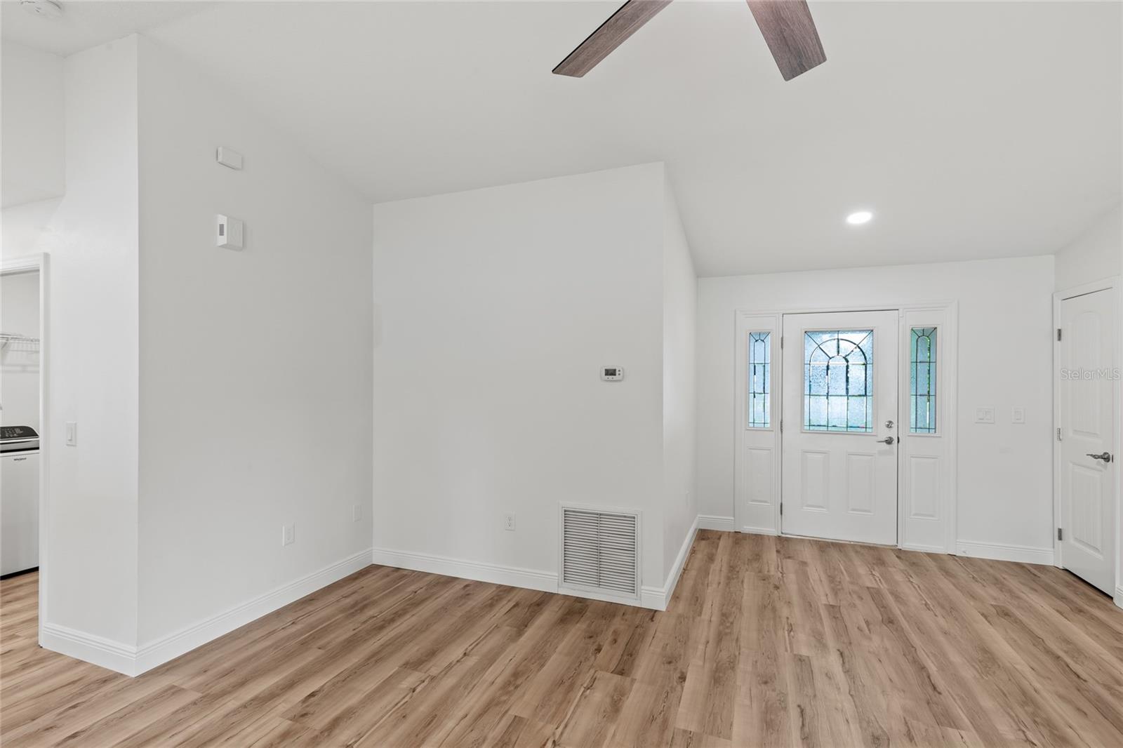 810 RIDGE AVE
