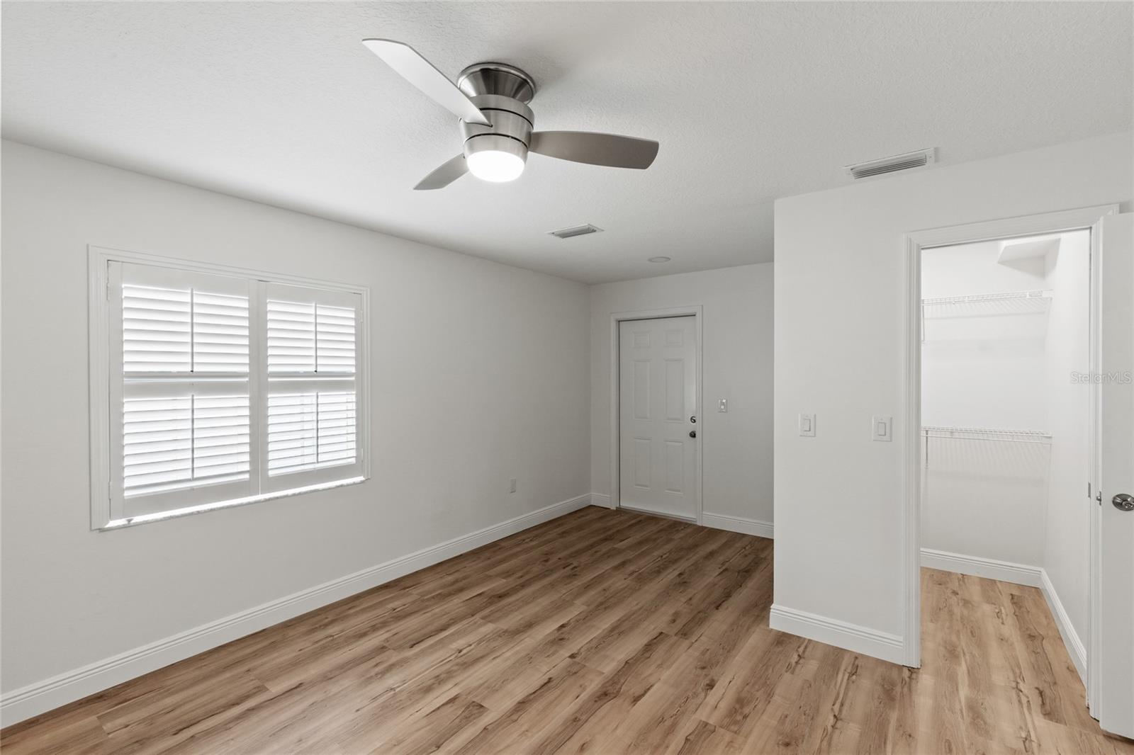 810 RIDGE AVE