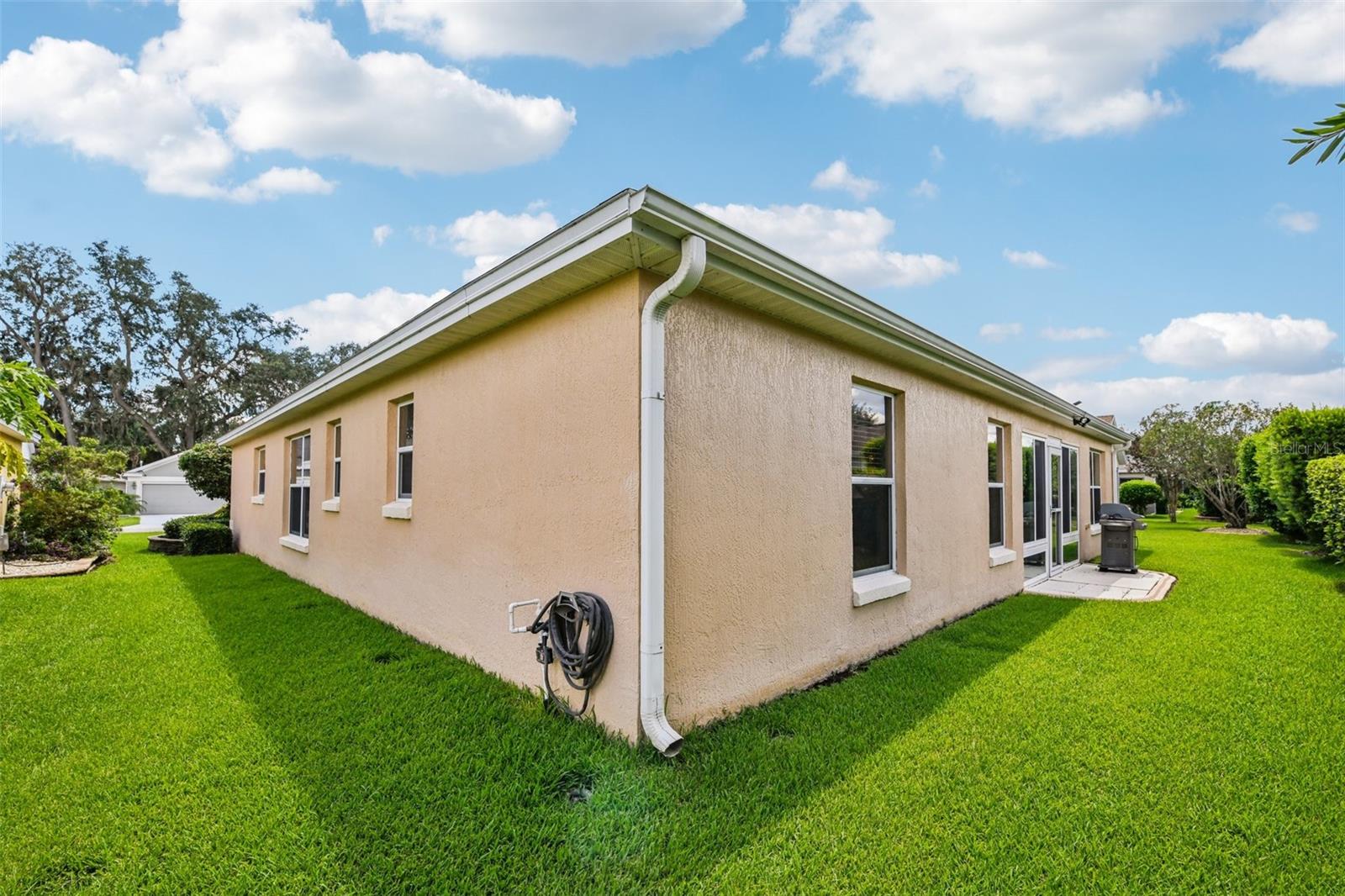 2415 MORVEN PARK WAY