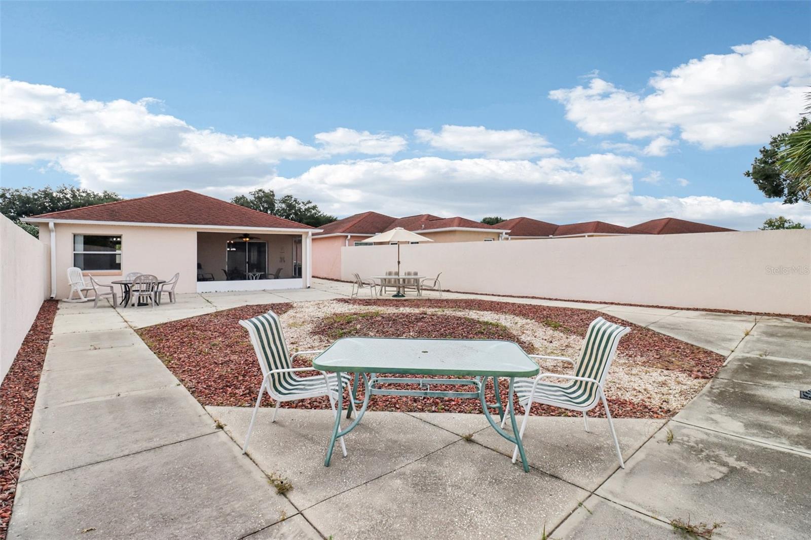 914 MENDOZA BLVD
