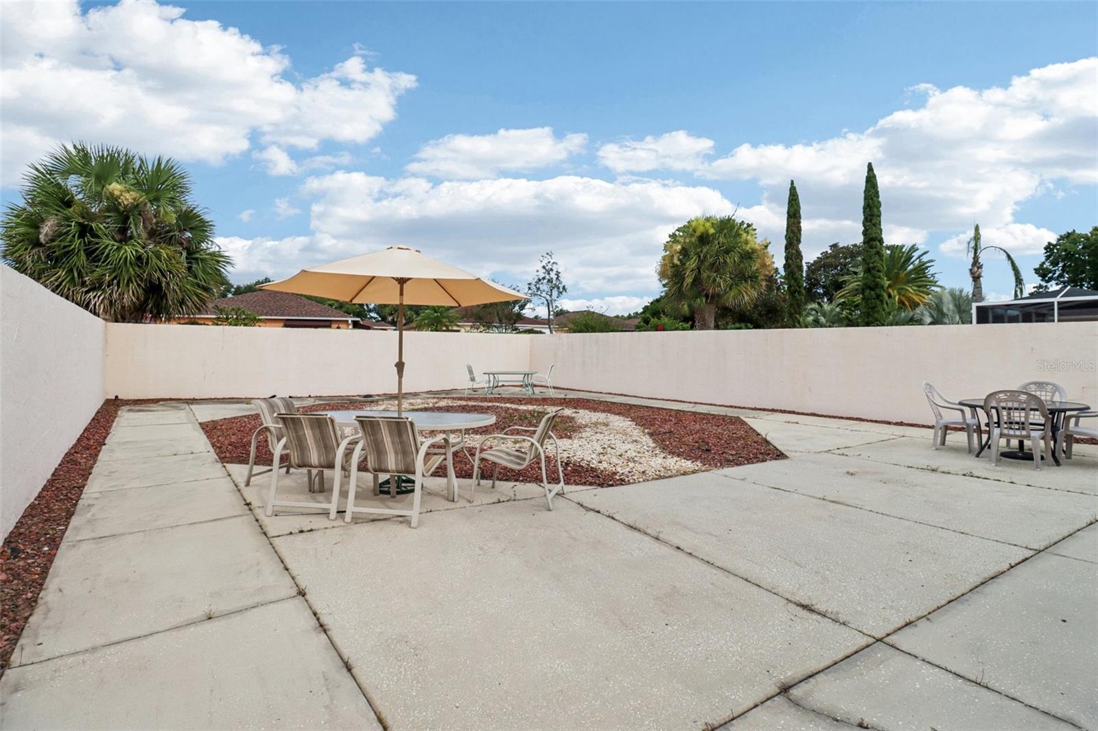 914 MENDOZA BLVD